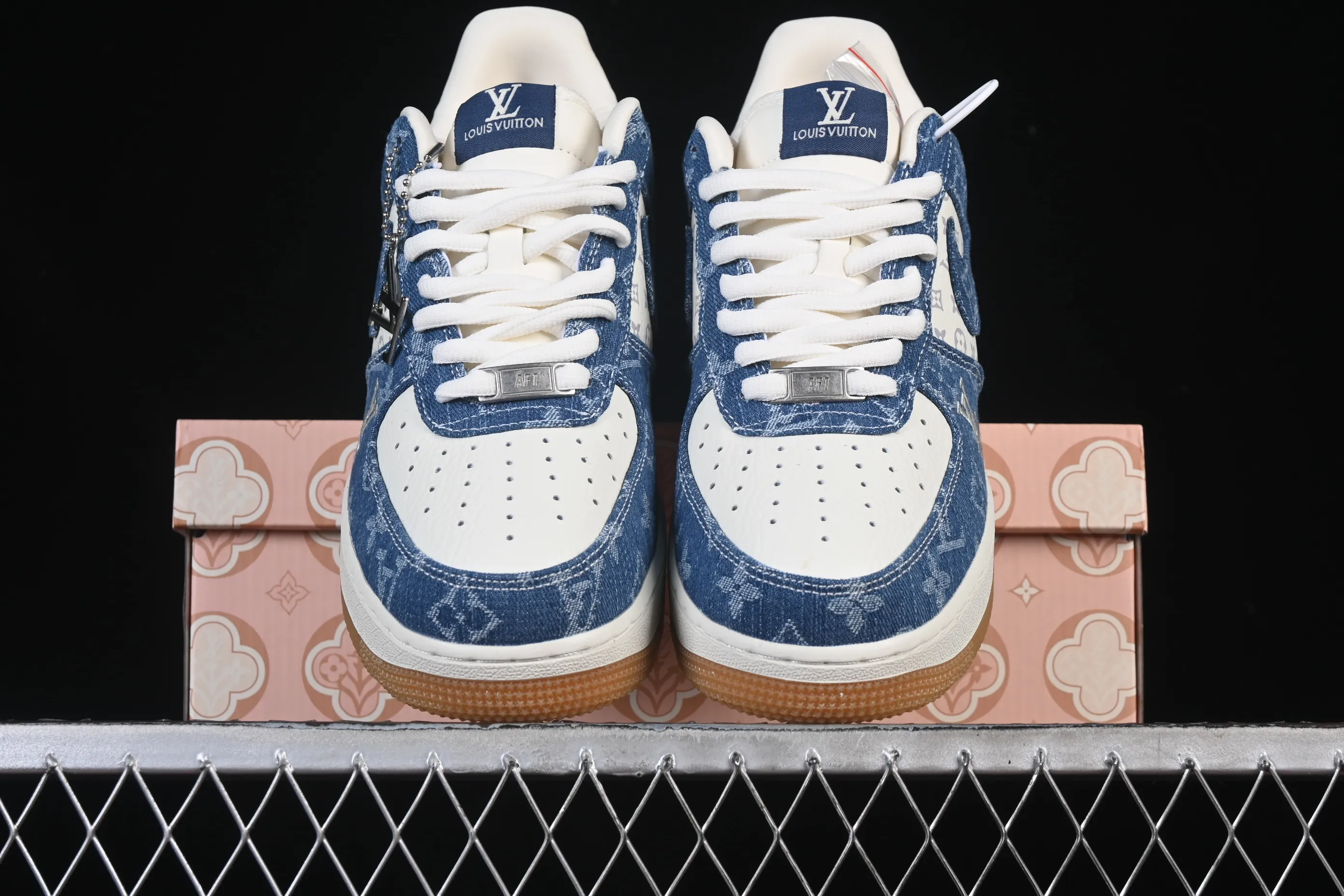 All Categories Nk Air Force 1 Air Force Series Nk Air Force 1 Low Air Force Low Nike Air Force 1'07 Low LV Joint White Navy Air Force One Low Casual Shoes YF9511-813